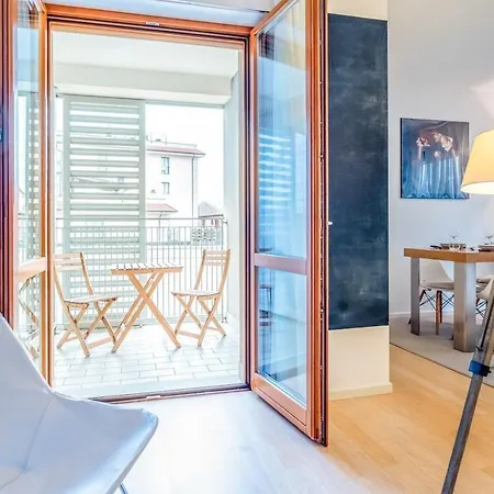 Luminoso E Ristrutturato Con Doppio Balcone E Wifi Apartment