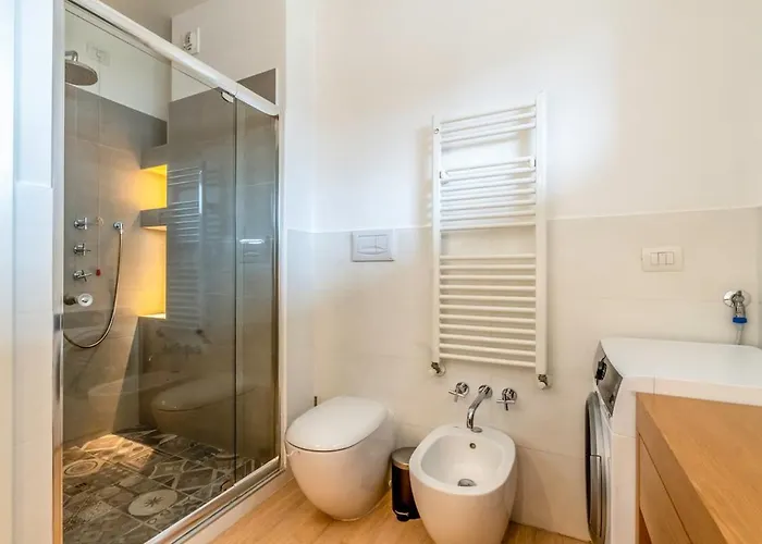 Luminoso E Ristrutturato Con Doppio Balcone E Wifi شقة ميلان