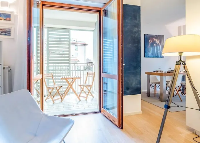 Luminoso E Ristrutturato Con Doppio Balcone E Wifi شقة