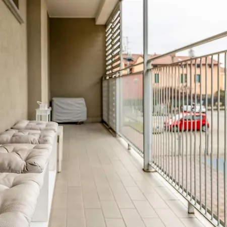Luminoso E Ristrutturato Con Doppio Balcone E Wifi 아파트